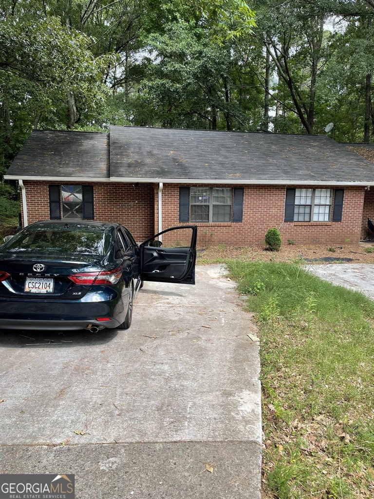 150 Hunters Lane - Photo 1