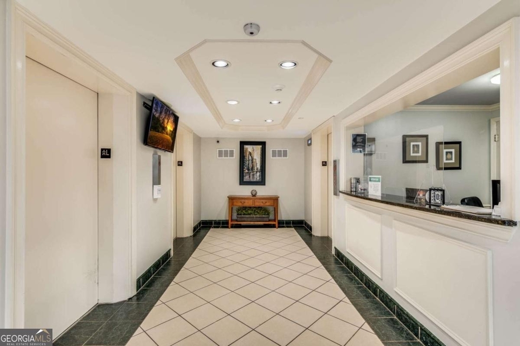 2479 Peachtree Road Ne - Photo 13
