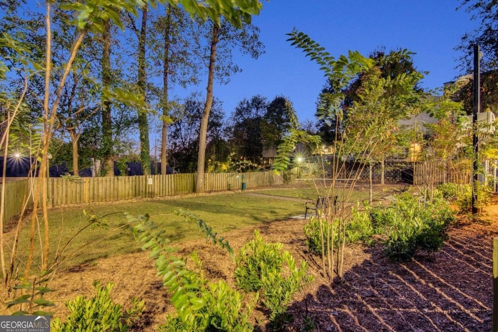 2479 Peachtree Road Ne - Photo 17