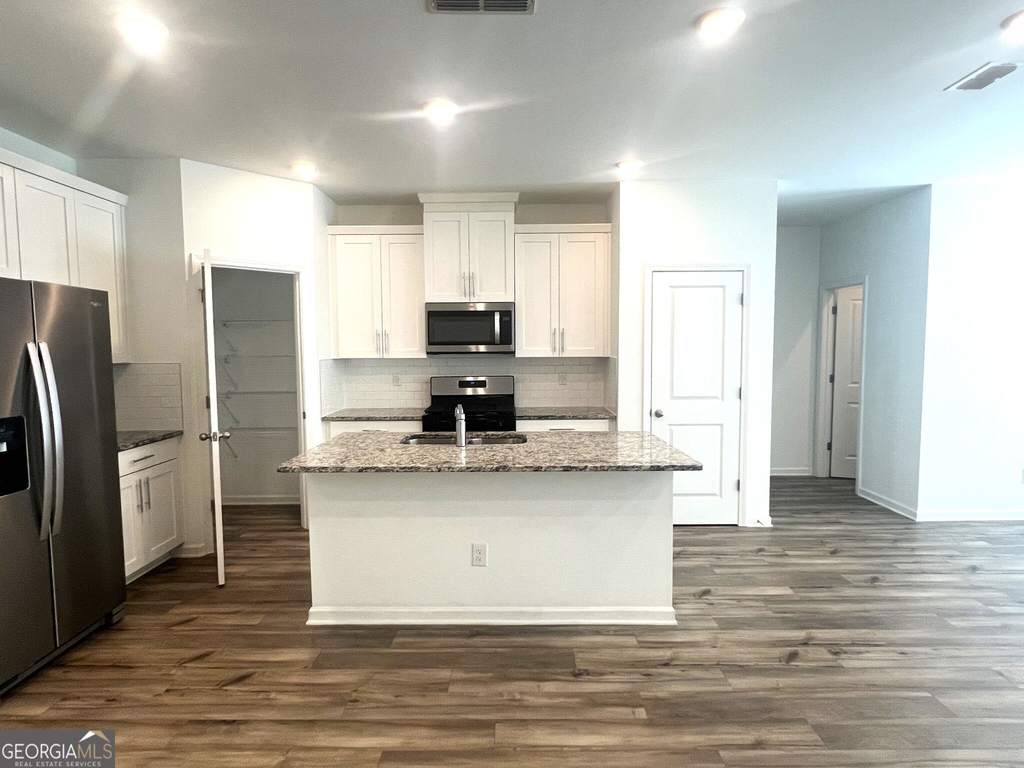 205 Bald Avenue - Photo 3