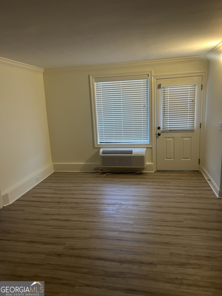 712 Avenue A Ne - Photo 1