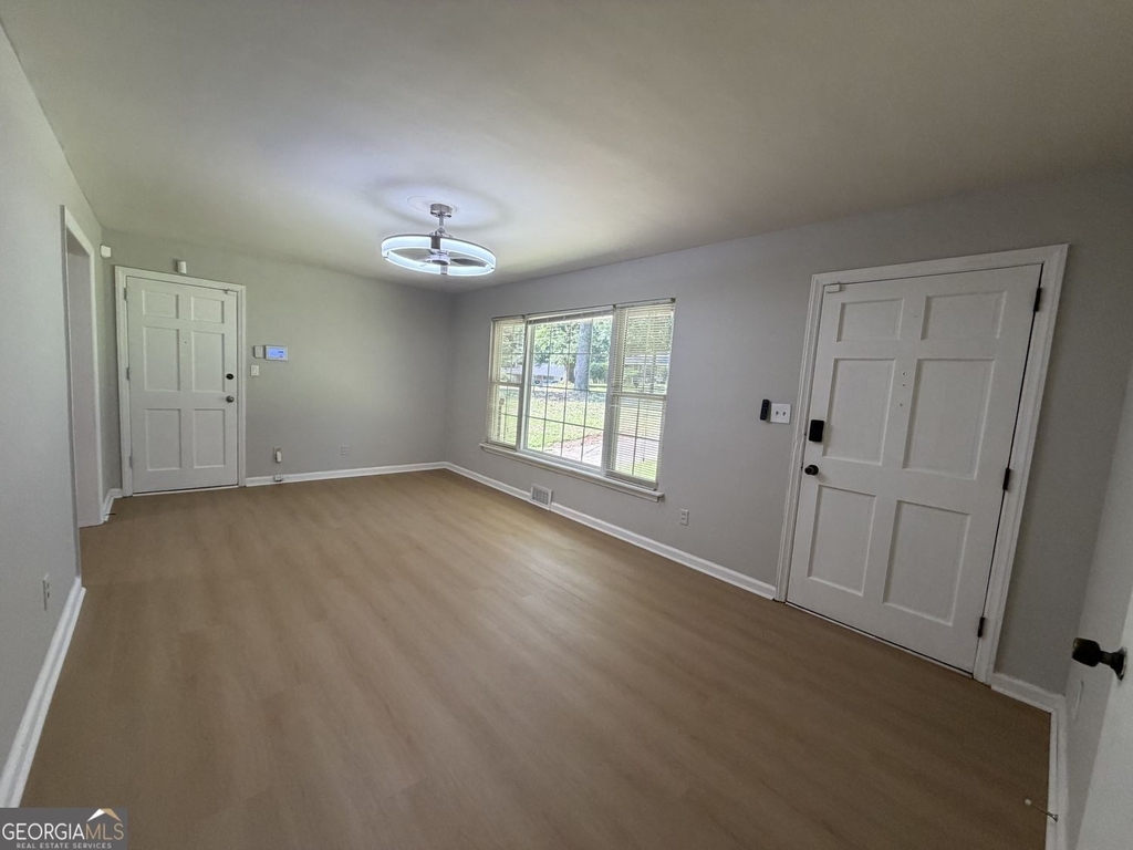 2726 Hollywood Drive - Photo 2