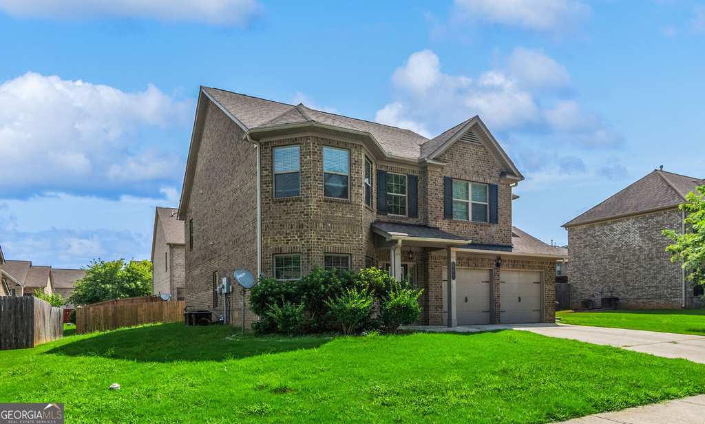 419 Live Oak Pass - Photo 2