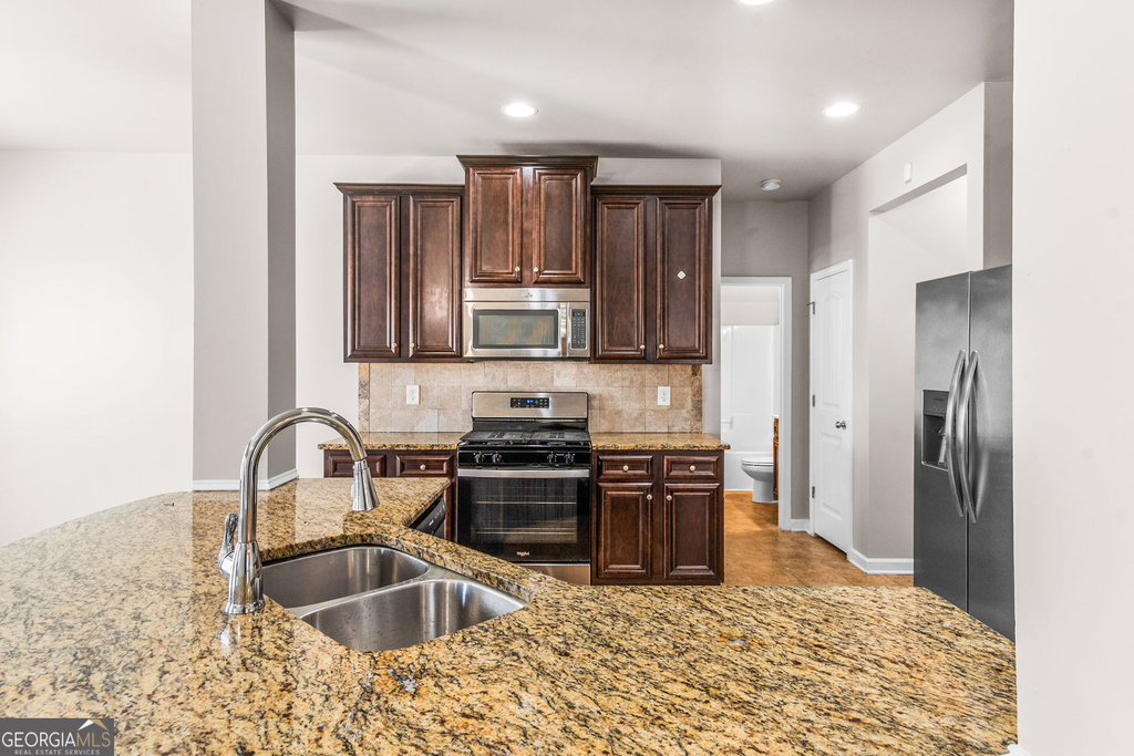 419 Live Oak Pass - Photo 11