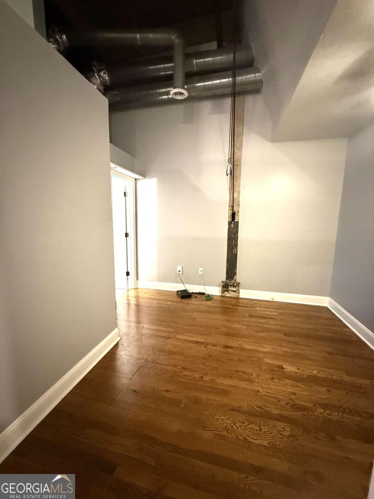 210 Walker Street Sw - Photo 8