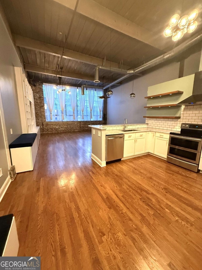 210 Walker Street Sw - Photo 2