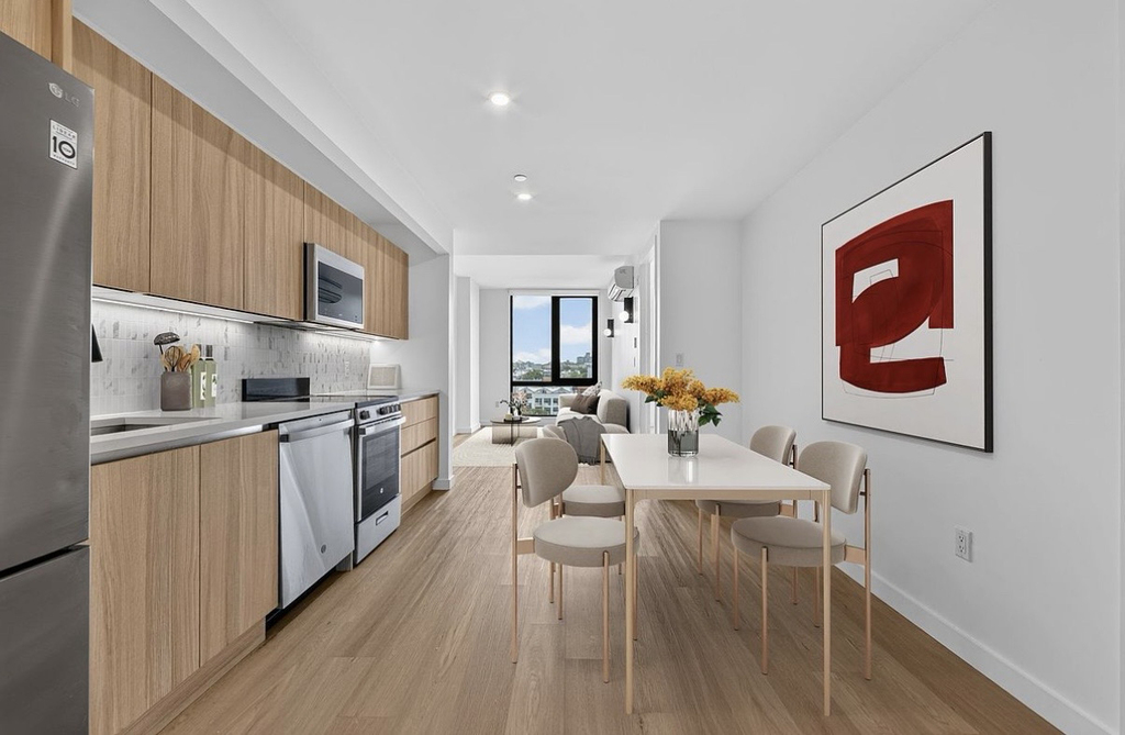1010 Pacific Street - Photo 5