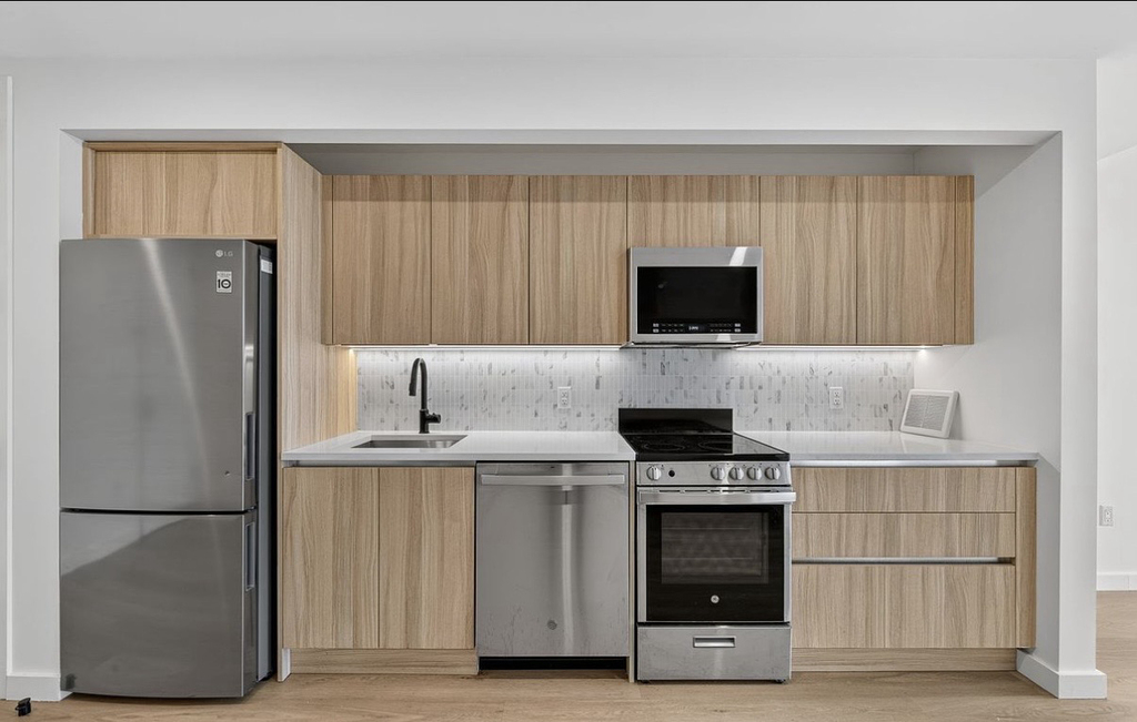 1010 Pacific Street - Photo 4