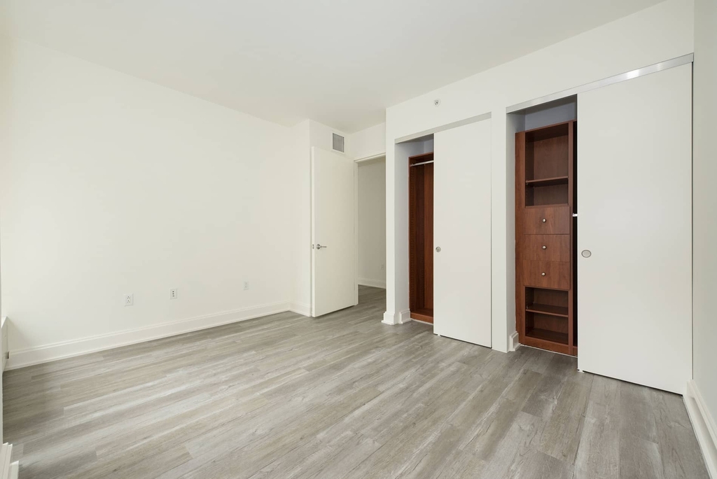 10 Hanover Square - Photo 23