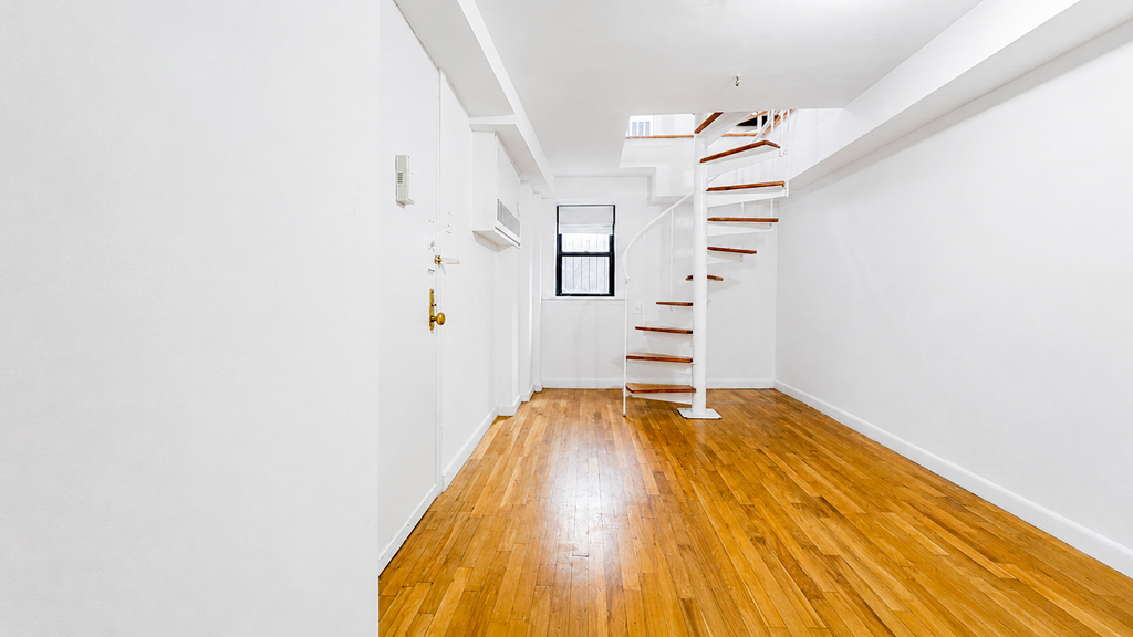 146 East 39th Street - Photo 3