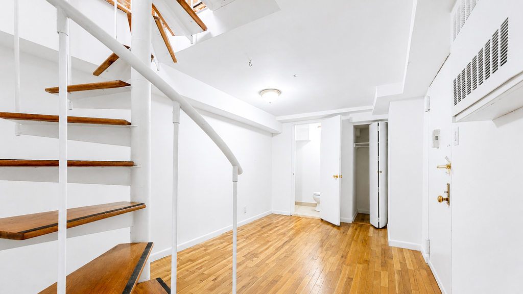 146 East 39th Street - Photo 4