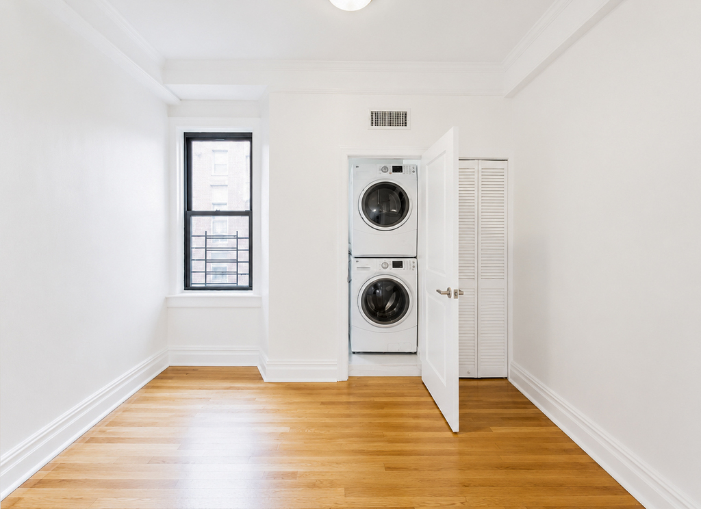 111 East 80th Street - Photo 3