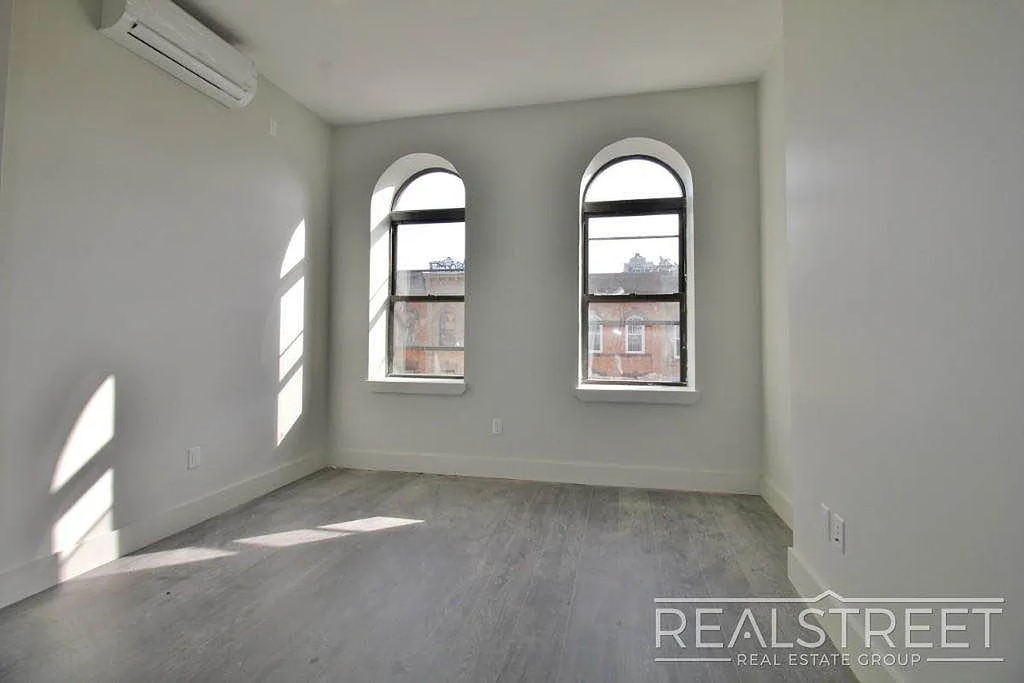 275 Linden Street - Photo 2