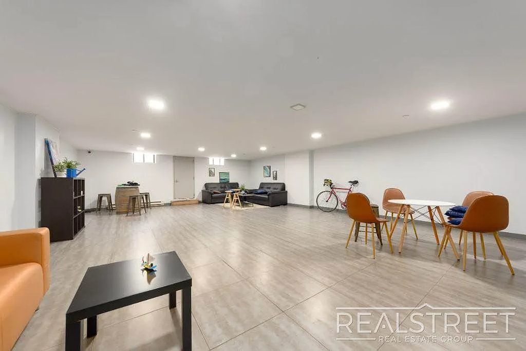 275 Linden Street - Photo 6