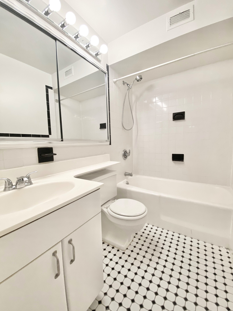 Kips Bay & Midtown East - Photo 10