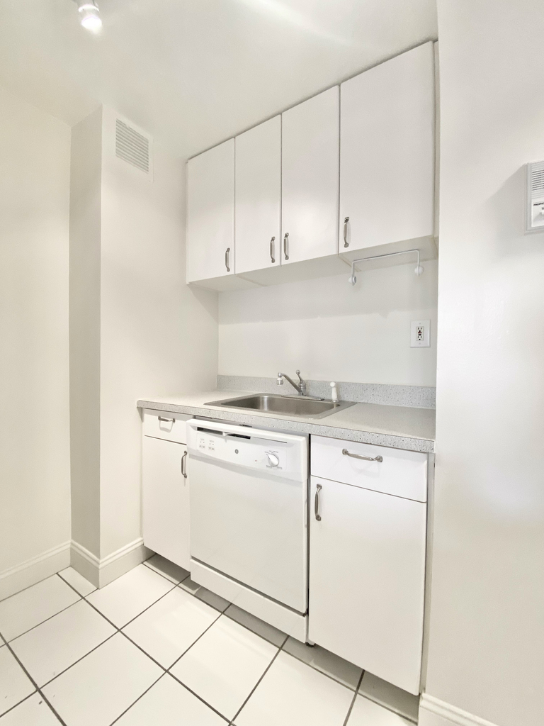 Kips Bay & Midtown East - Photo 5