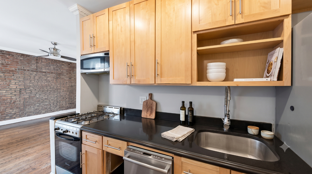 326 East 100th Street - Photo 4