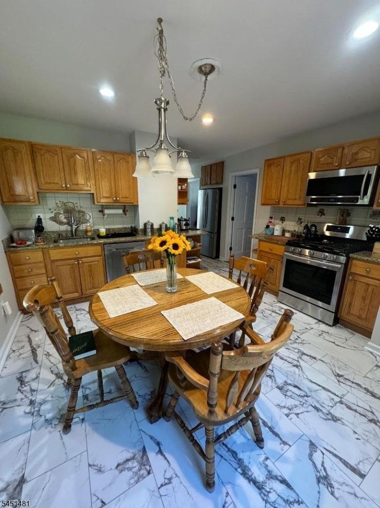 45 Hill St - Photo 11