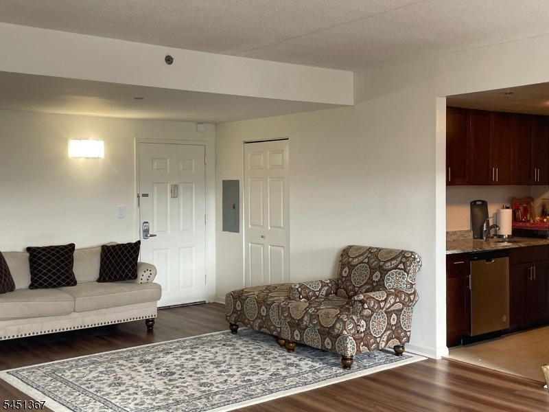 11 Cattano Ave - Photo 2
