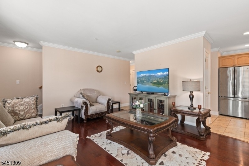 43 Manchester Ct - Photo 1