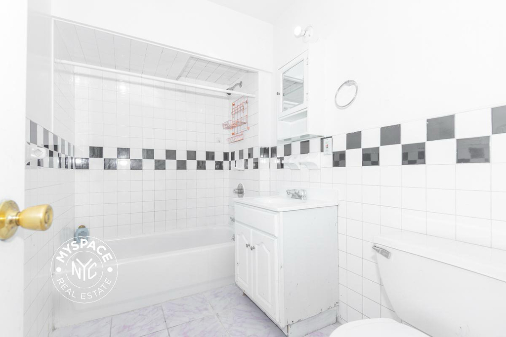 175 Stockholm Street - Photo 16