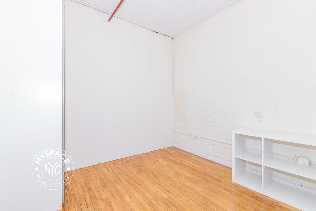 175 Stockholm Street - Photo 10