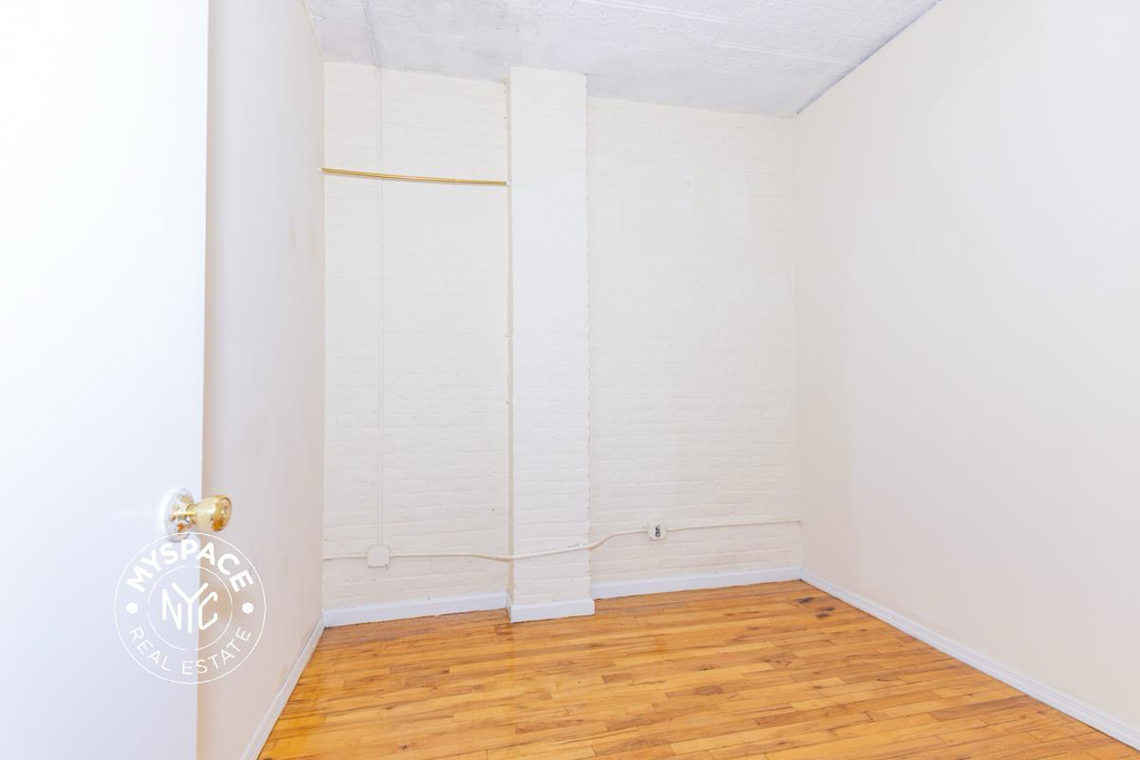175 Stockholm Street - Photo 9