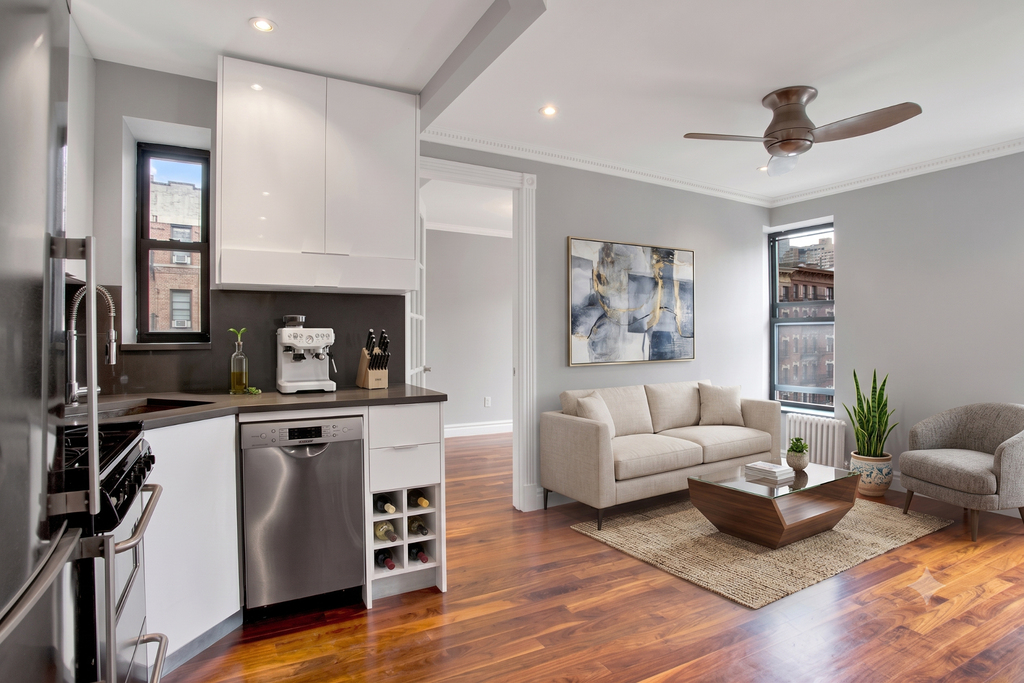 1590 Lexington Avenue - Photo 0