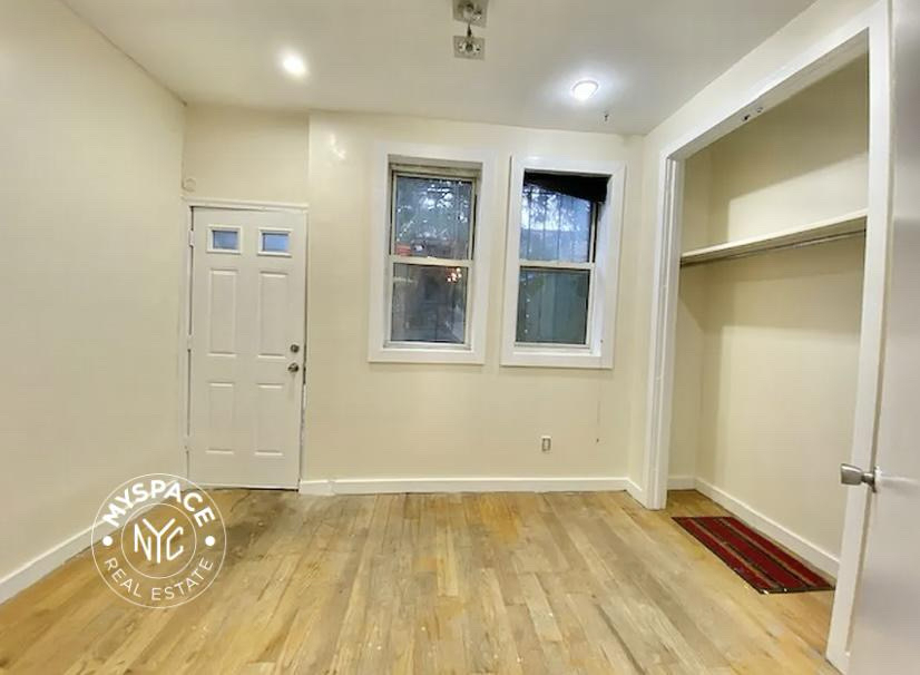 295 Maujer Street - Photo 7