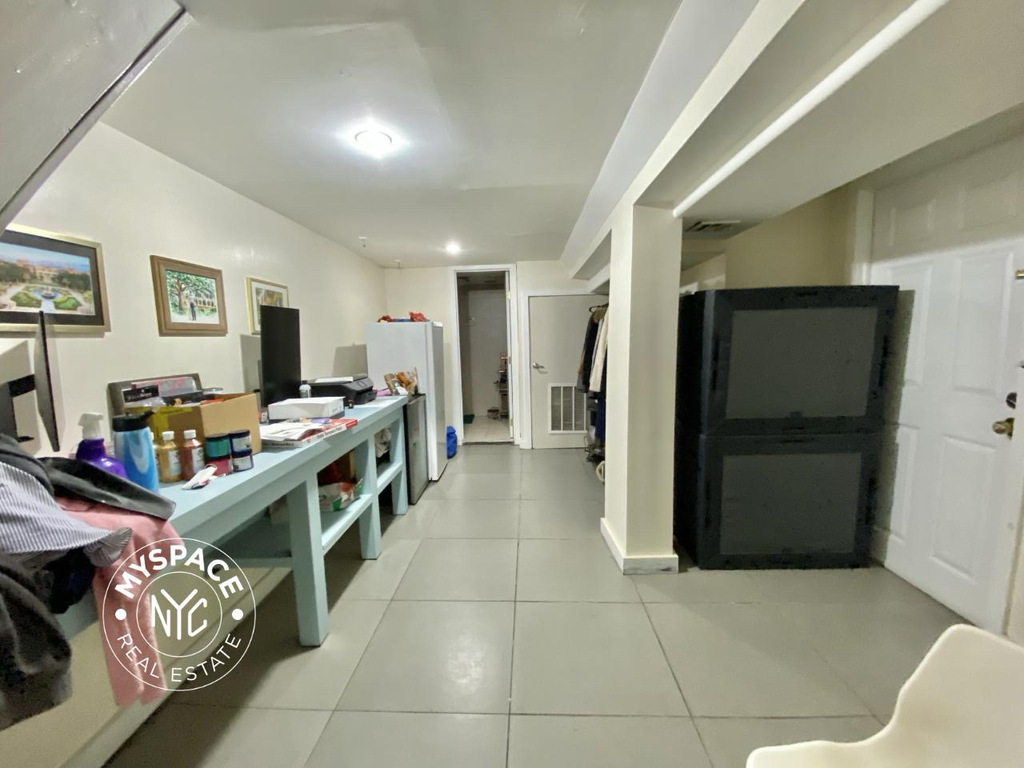 295 Maujer Street - Photo 4