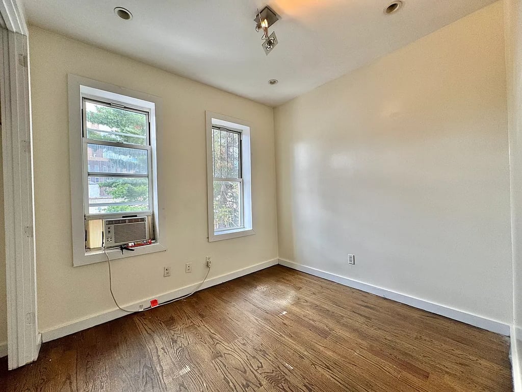 295 Maujer Street - Photo 5