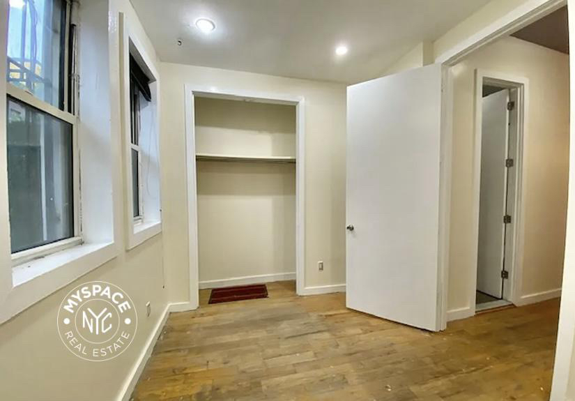 295 Maujer Street - Photo 6