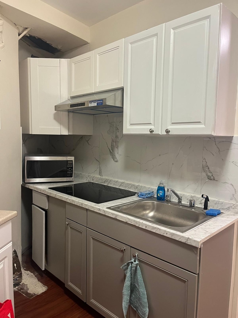 31 East 30th Street - Photo 1