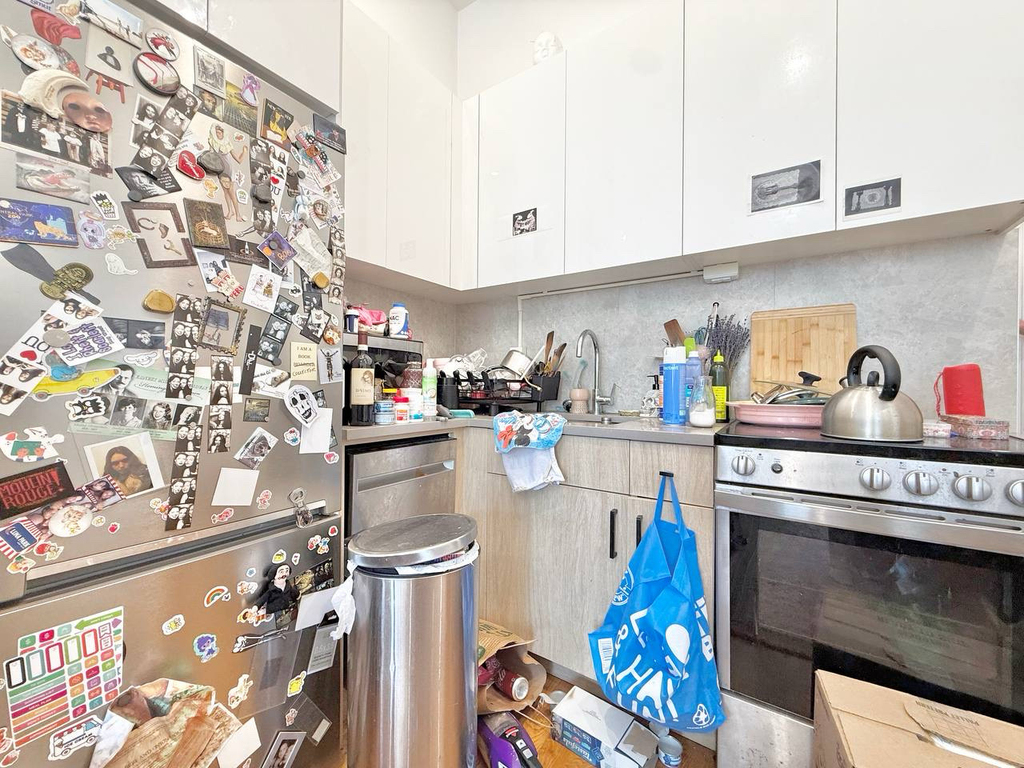 583 Knickerbocker Avenue - Photo 1