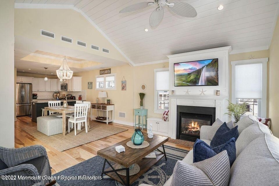 369 W 8th Street - Photo 10