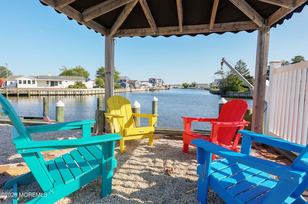 1345 Bay Avenue - Photo 12