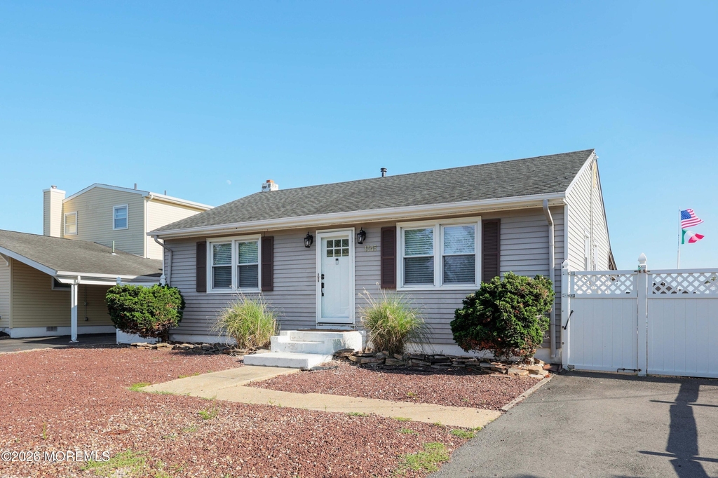 1345 Bay Avenue - Photo 17