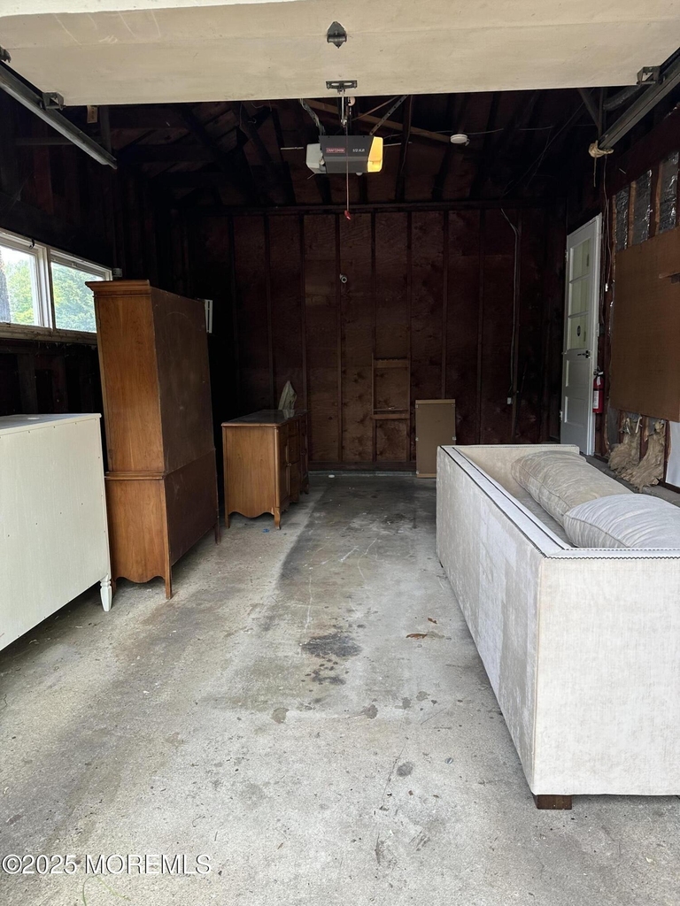 172 Larchwood Avenue - Photo 19
