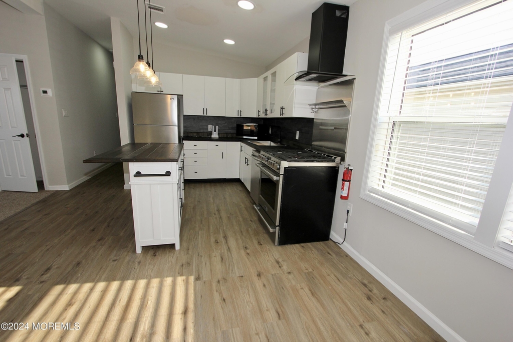 1001 Nw Central Avenue - Photo 2