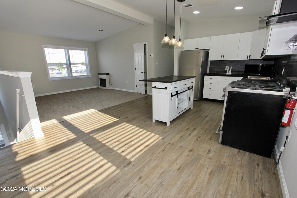 1001 Nw Central Avenue - Photo 1