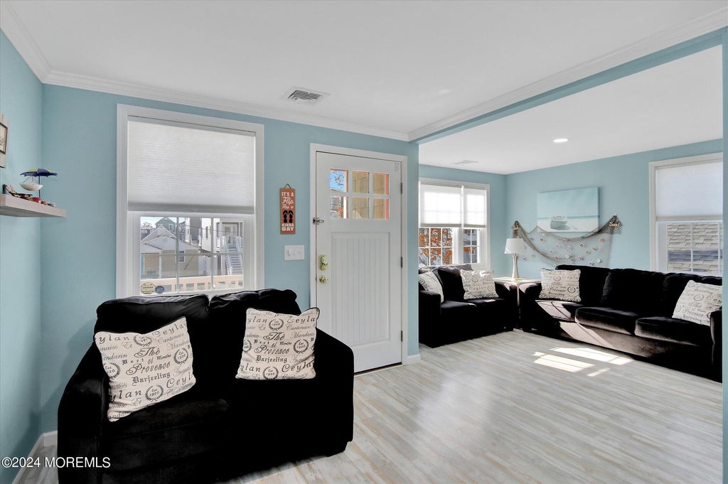 222 Hiering Avenue - Photo 3
