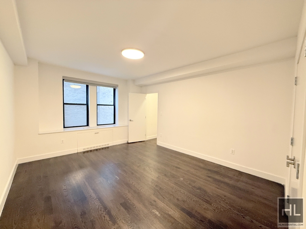 West End Avenue - Photo 5
