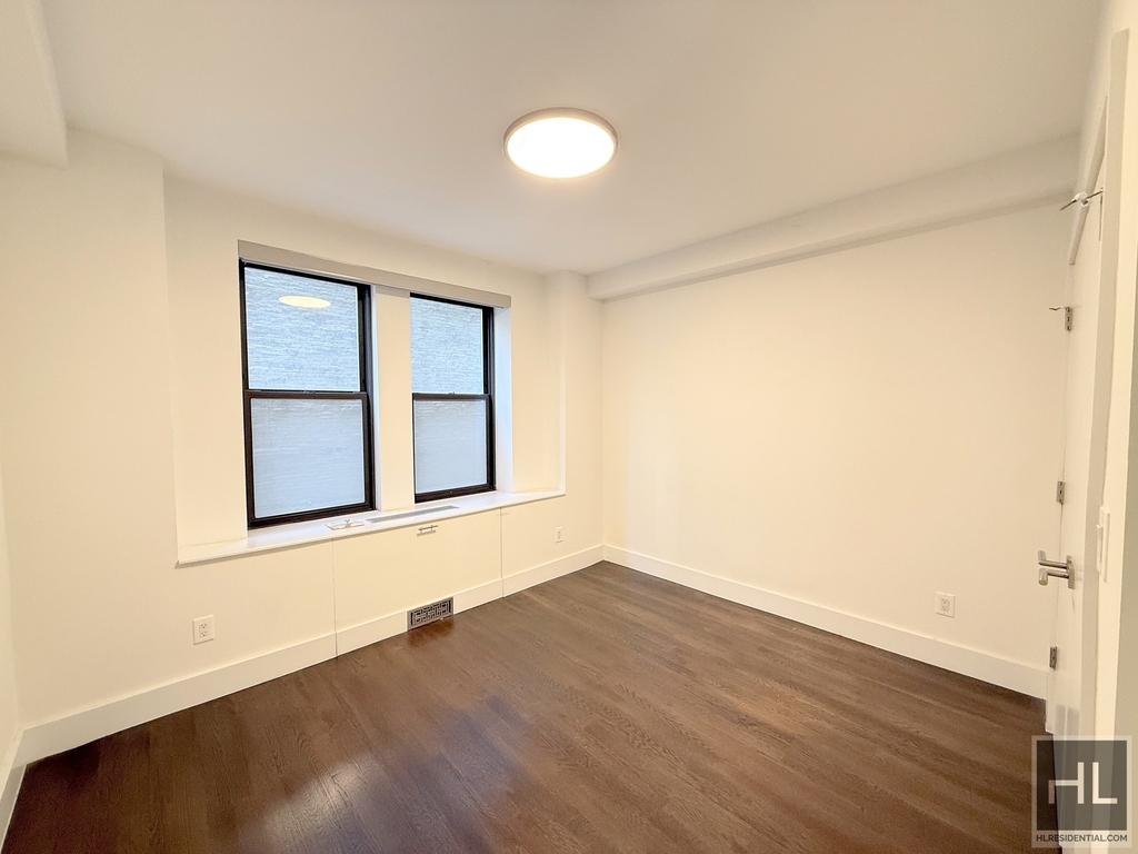 West End Avenue - Photo 3