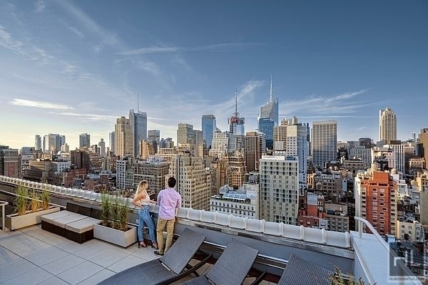 West 34th Street - Photo 2