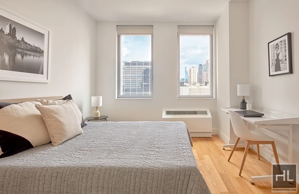 West 54th Street - Photo 1