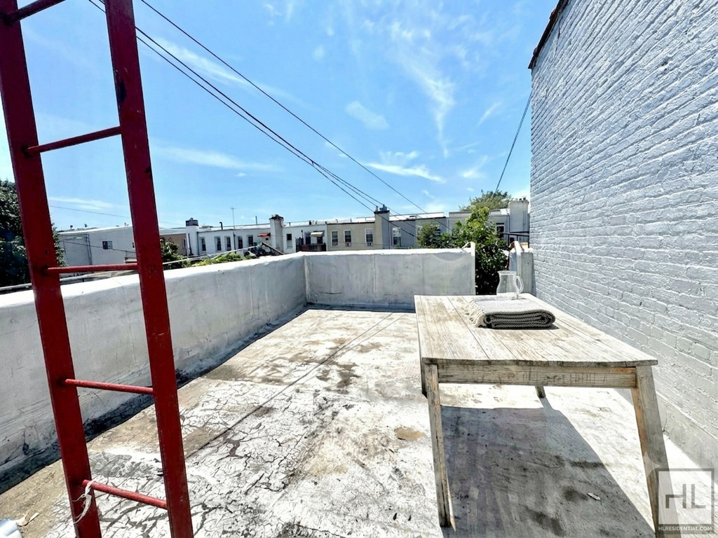 81 Street - Photo 5