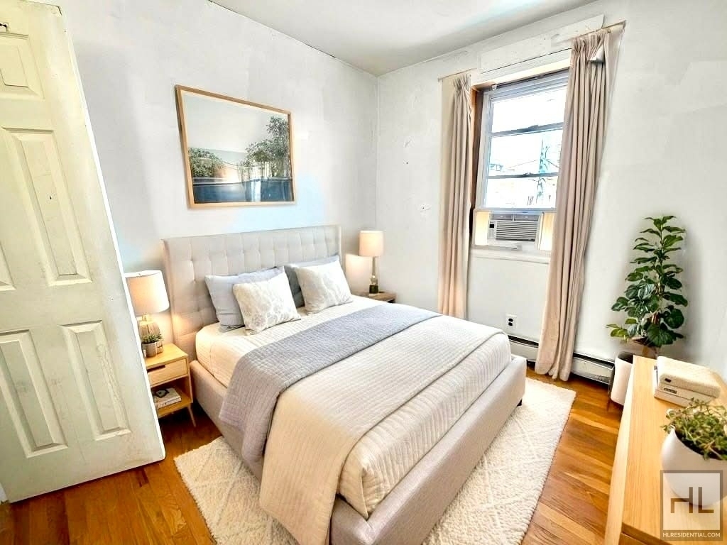 81 Street - Photo 2