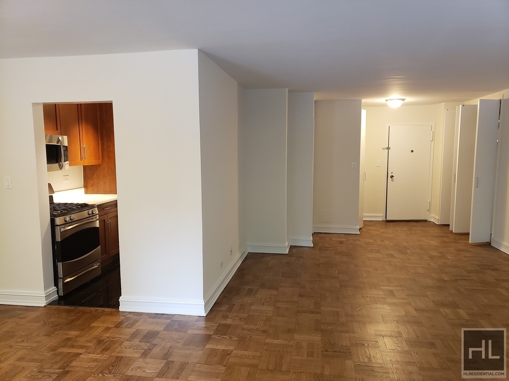 East 71st Street - Photo 0