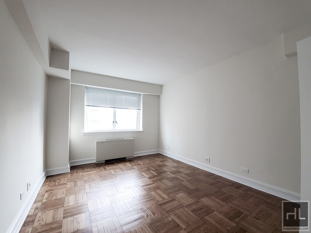 East 71st Street - Photo 3