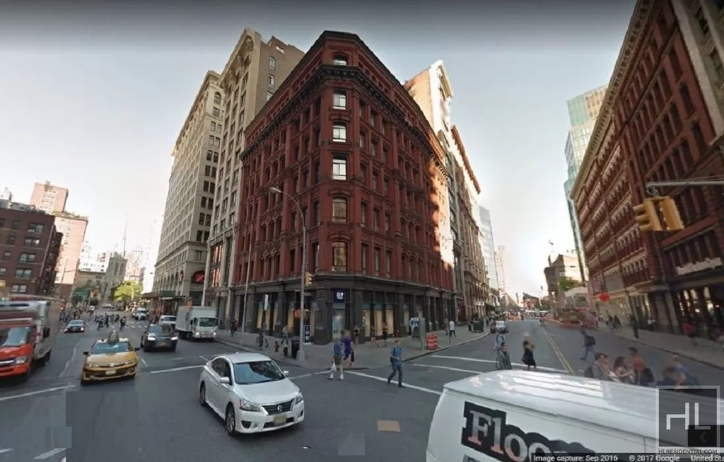 Astor Place - Photo 4